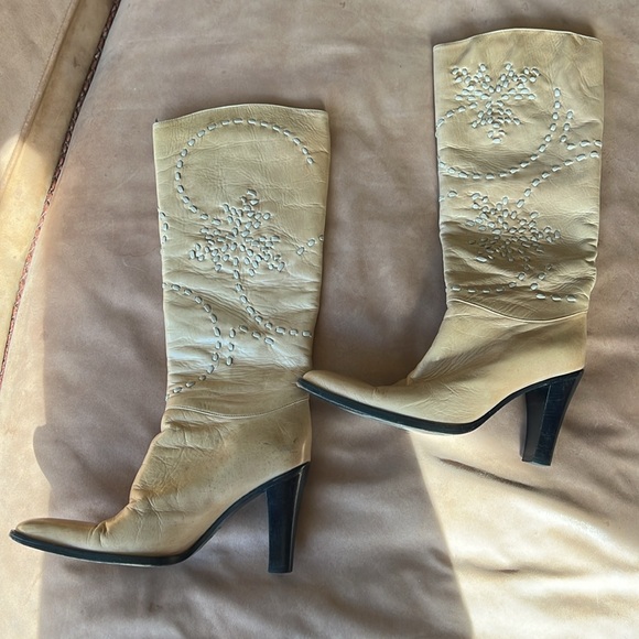 Vivian Lee Metallic Gold Tan Boot w/Embellished Pearl Bronze Lacing.  Sz 37 - Picture 2 of 13